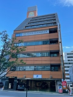 特別展【北宗「官」銘双鱼紋定窯盖盒(ほくそうかんめいそうぎょもんていようふたごう)】