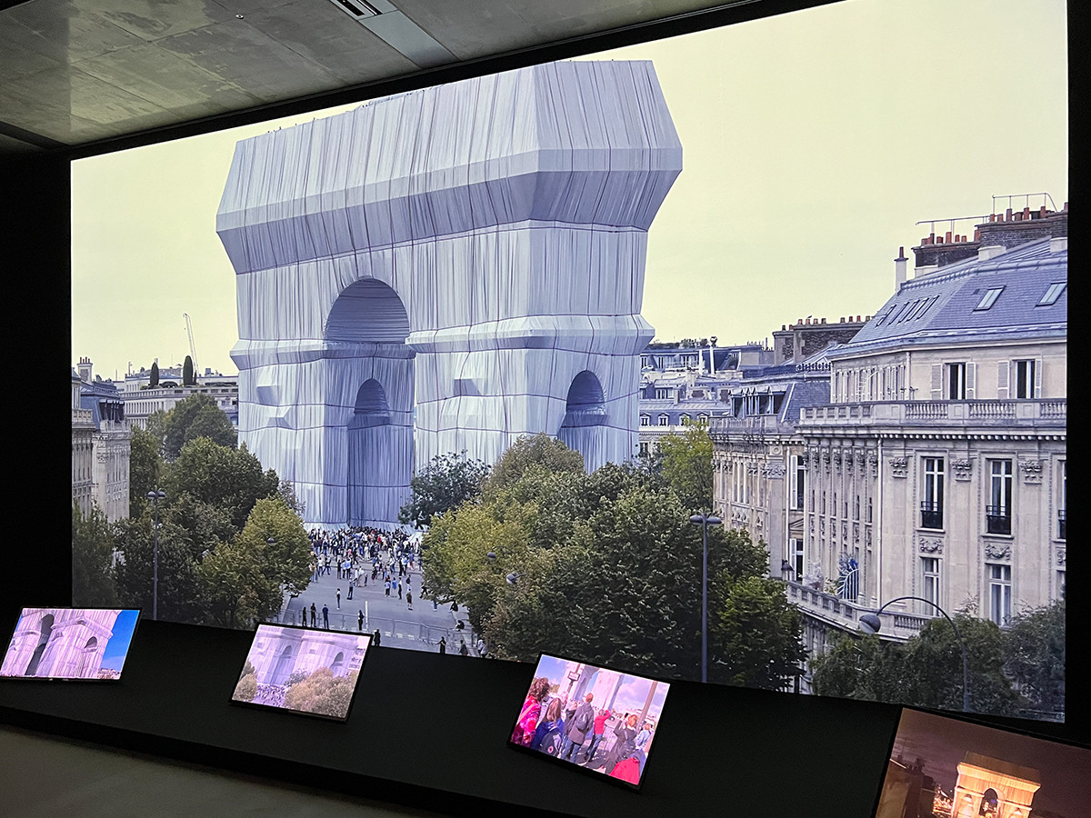 クリストとジャンヌ=クロード “包まれた凱旋門”