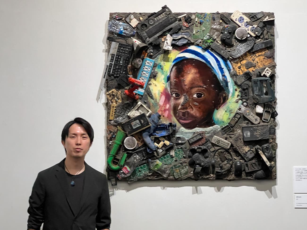 電子器機の廃材からアート作品 ― 長坂真護、美術館での初個展 ニュース アイエム[インターネットミュージアム]