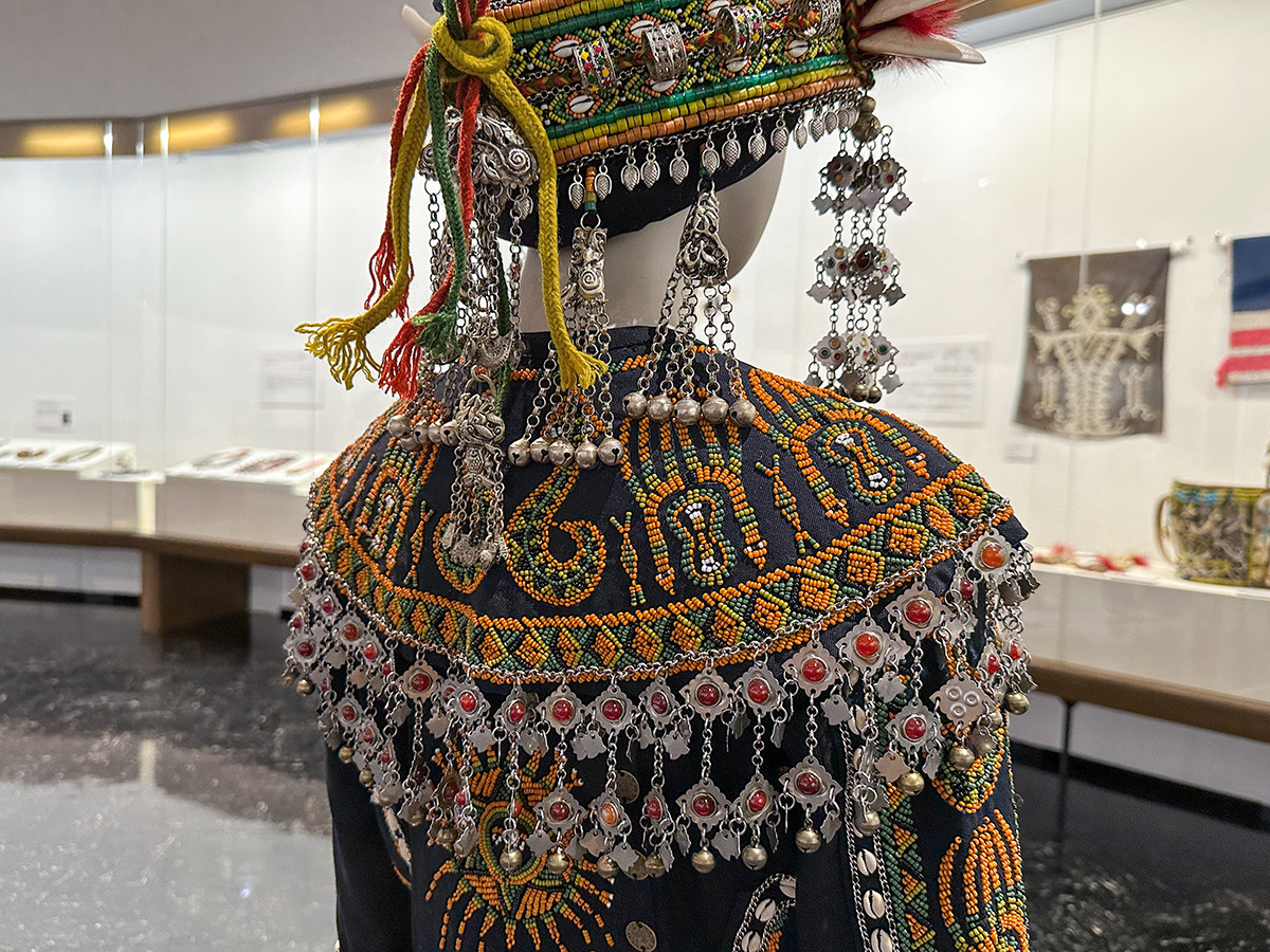 ビーズ ― つなぐ かざる みせる