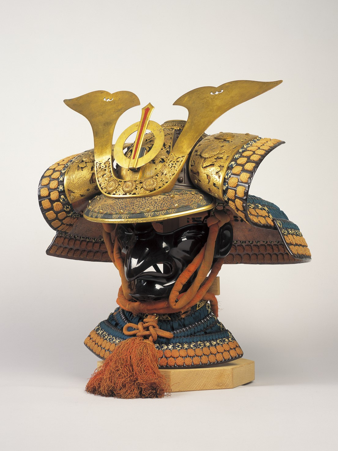 夏の展示 ザ・兜（HELMET） | 展覧会 | アイエム[インターネットミュージアム]