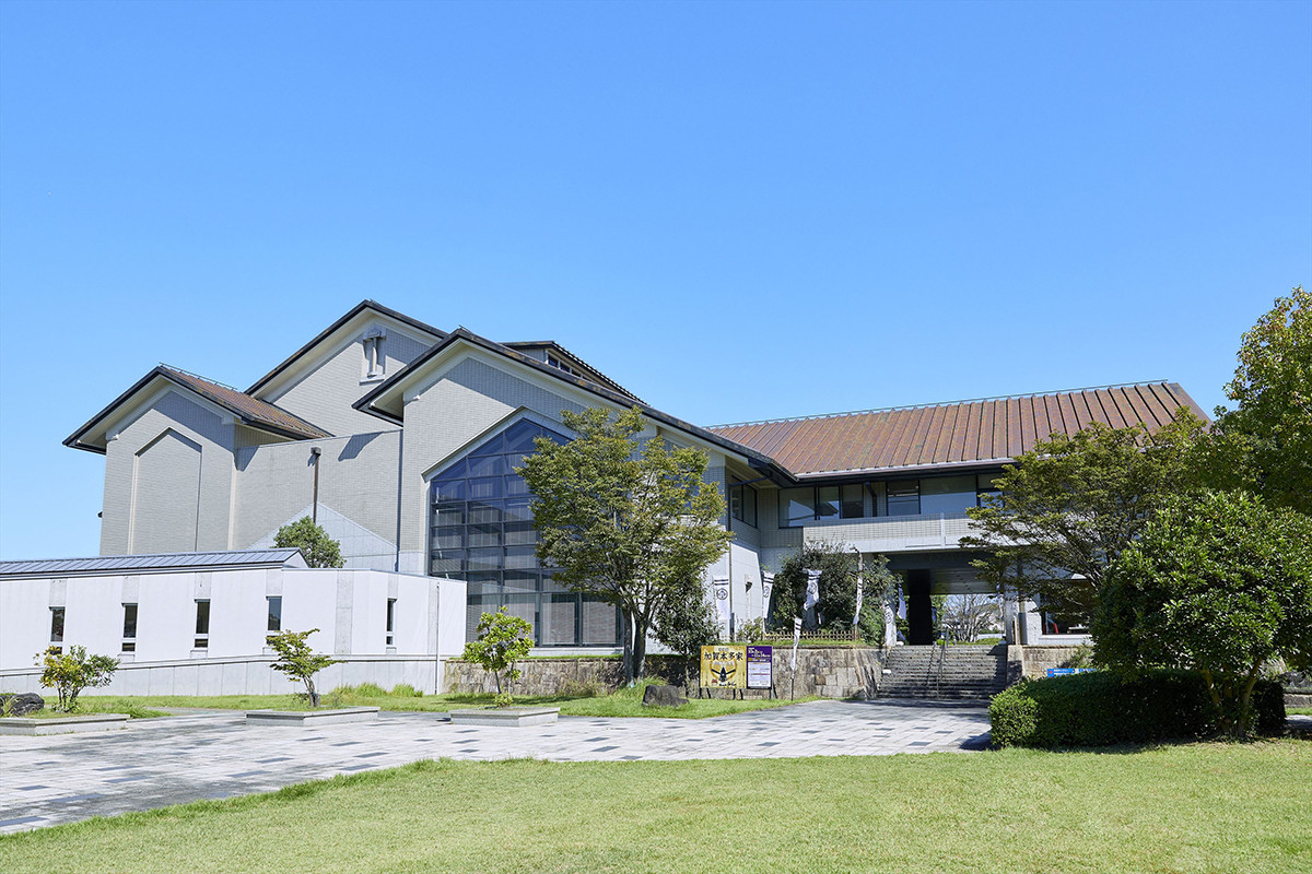 特別展「ごろごろまるまるネコづくし」