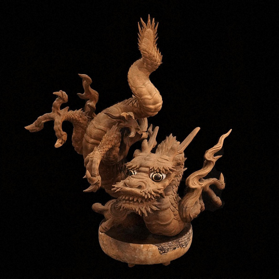 《木彫りの龍》