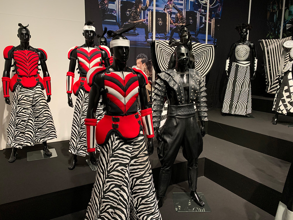 コシノジュンコ　 原点から現点