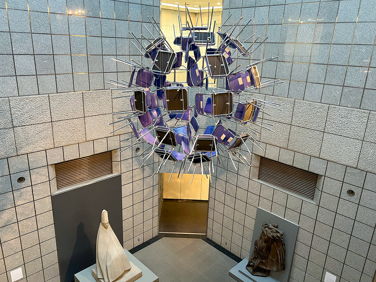 アブソリュート・チェアーズ