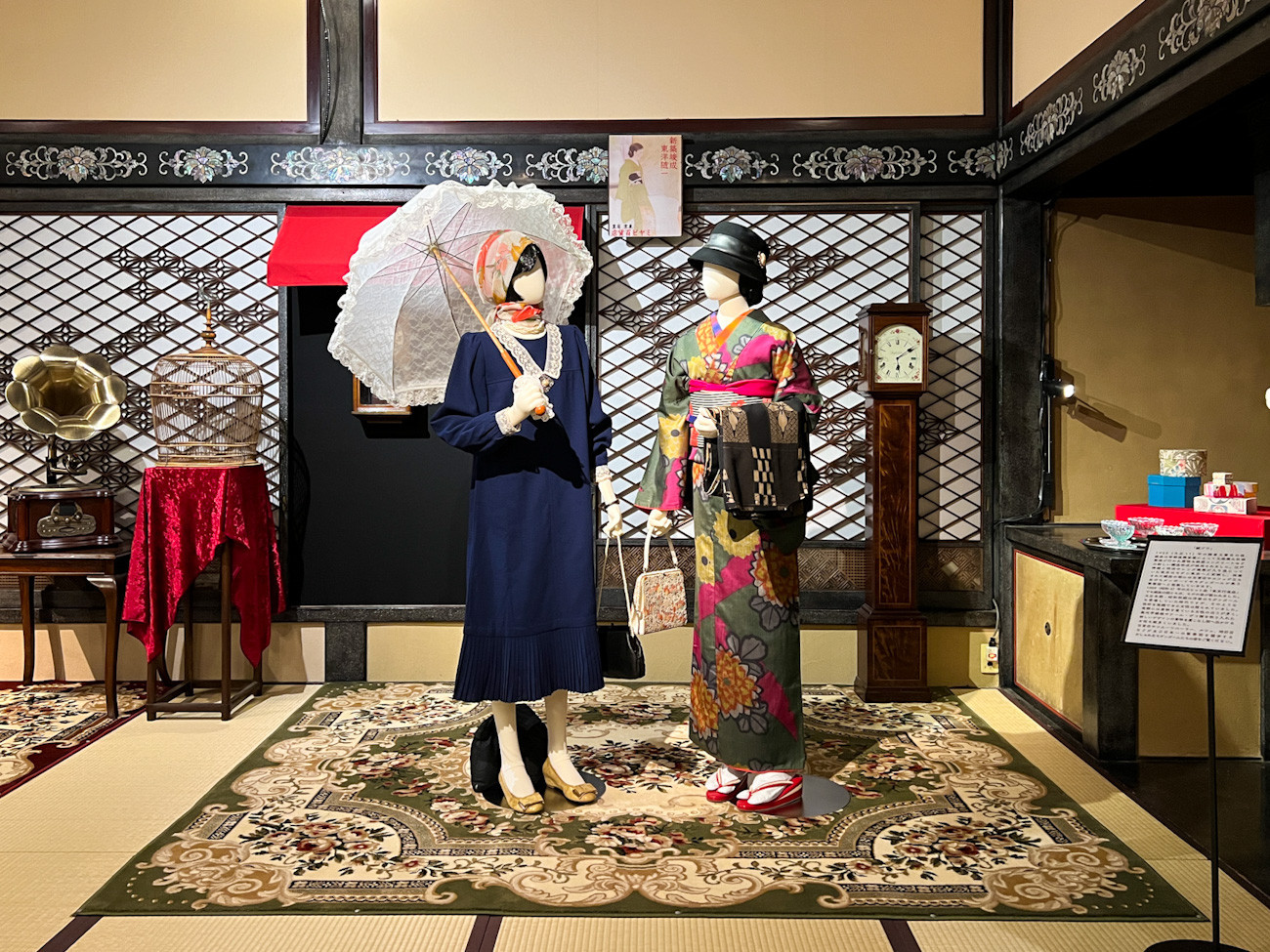 モダンガールと愉しむ大正ロマン、昭和モダン ― 文化財「百段階段」