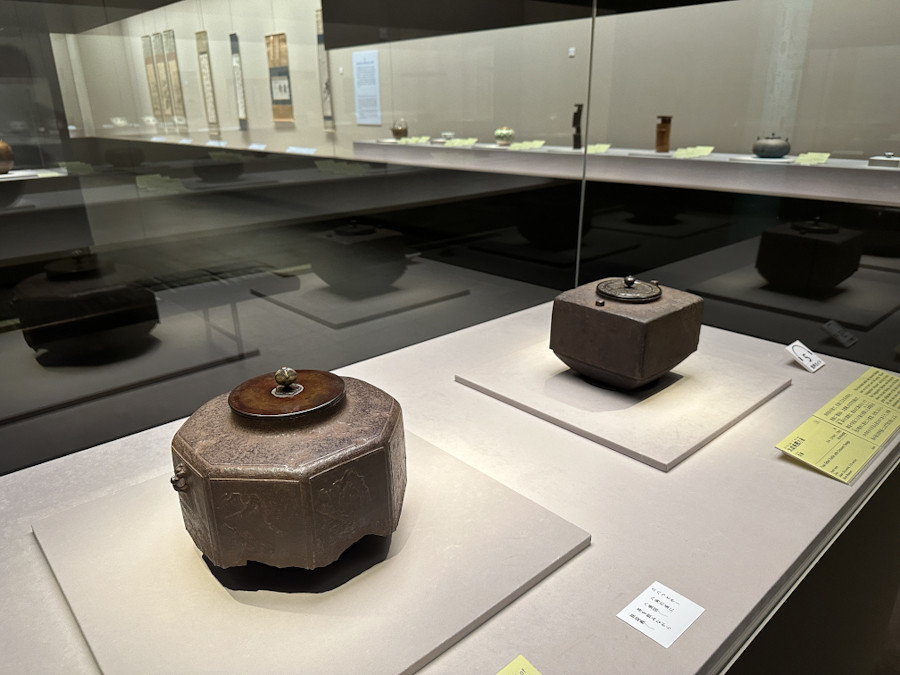 一葉観音図、二重切花入、三猿釜…数字で楽しむ展覧会 ― 根津美術館「古美術かぞえうた」