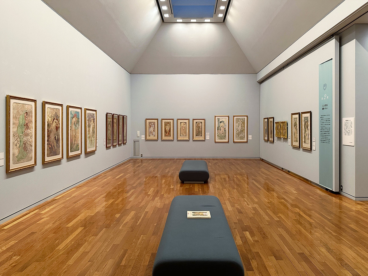 ポスター、商品パッケージ、紙幣、切手…時代が求めたミュシャのデザイン（レポート）