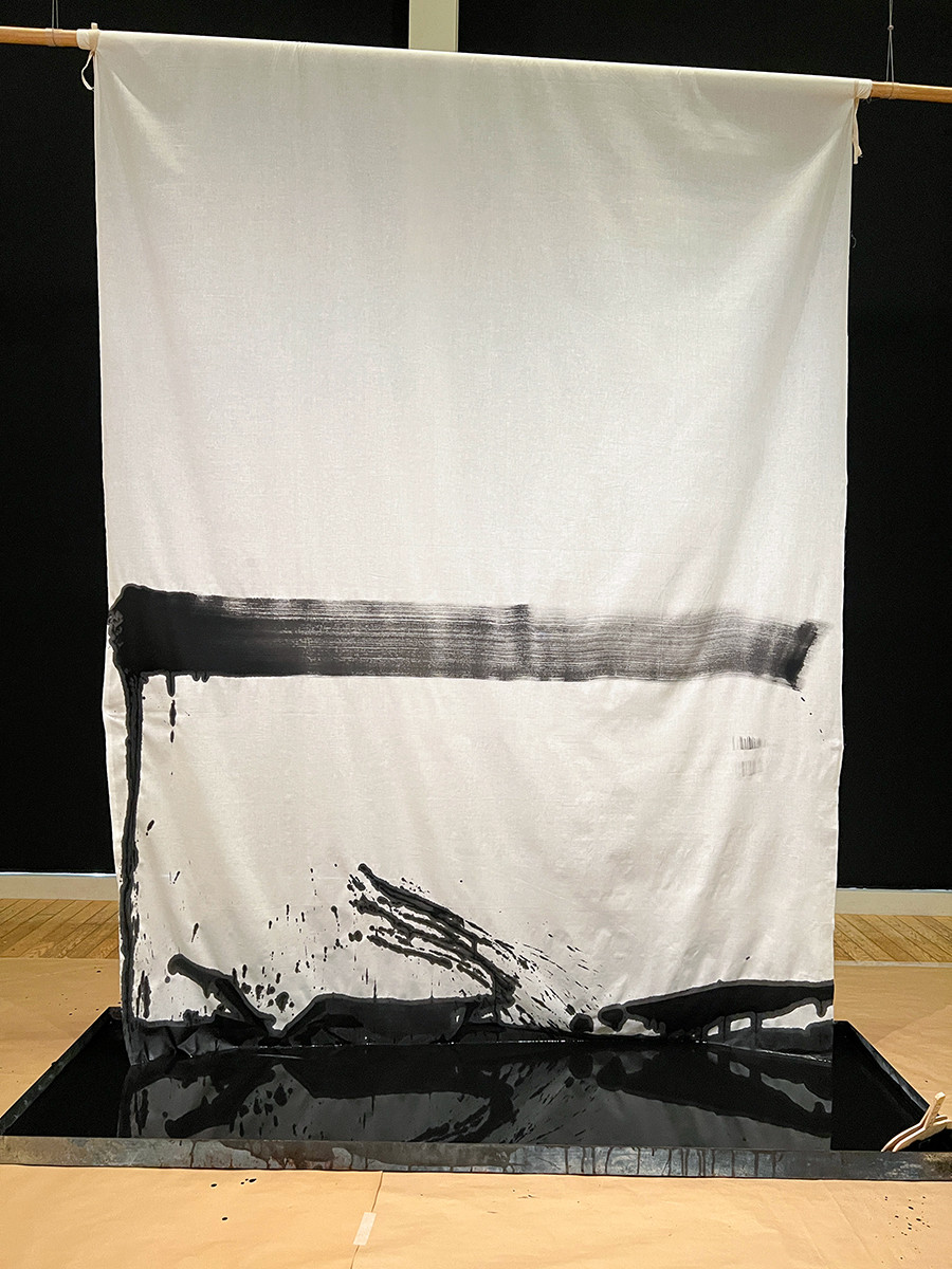 「具体」からパリ、パリから世界へ ― 東京オペラシティ アートギャラリー「松谷武判」(レポート)