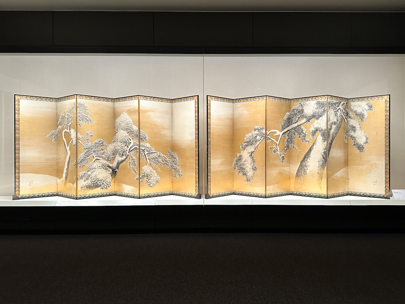 年末年始のお楽しみ、国宝「雪松図屏風」が登場 ― 三井記念美術館