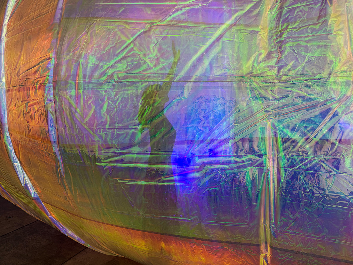 形なきものから生まれる、確かな存在感 ― 奥中章人「Synesthesia ーアートで交わる五感ー」展（レポート）