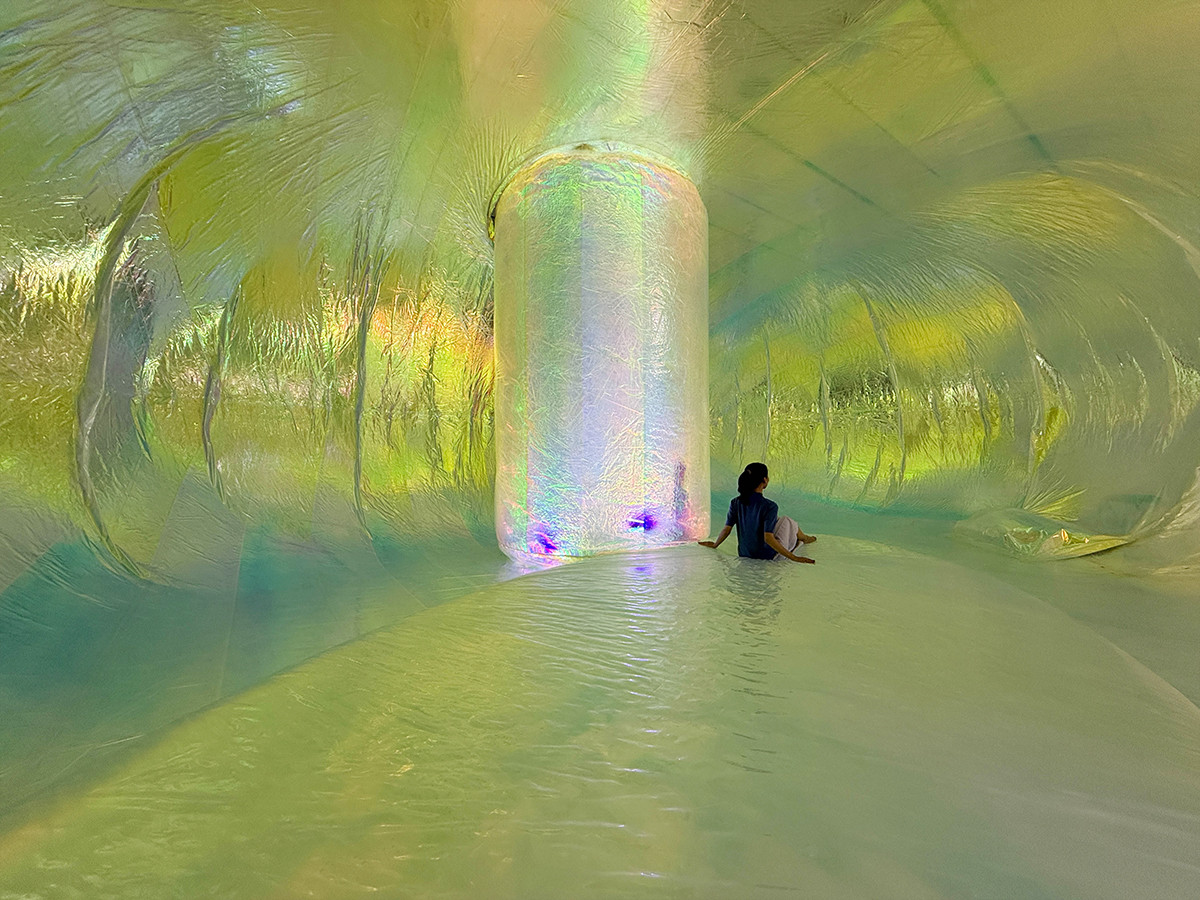 形なきものから生まれる、確かな存在感 ― 奥中章人「Synesthesia ーアートで交わる五感ー」展（レポート）