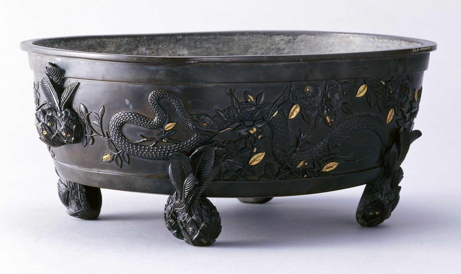 《蛇長春花文砂鉢》