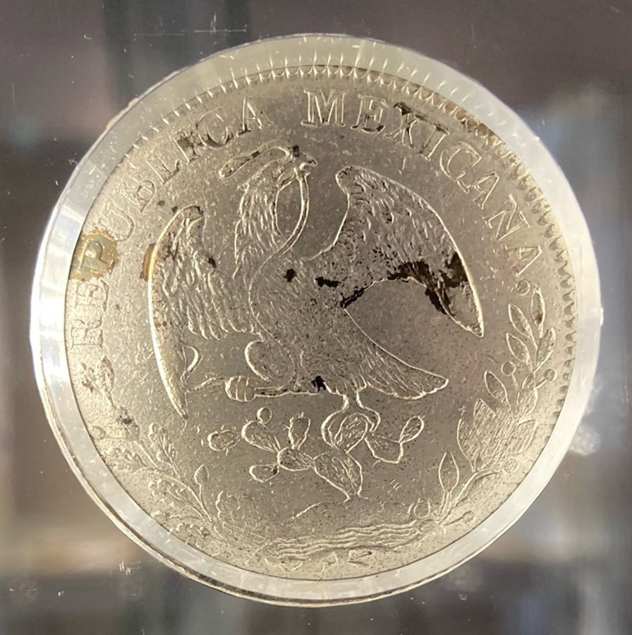 《メキシコドル（８レアル銀貨）》