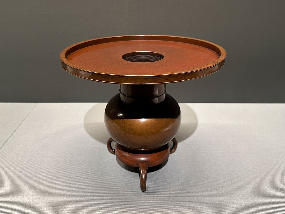 花を彩る名脇役  ― 泉屋博古館東京「花器のある風景」（レポート）