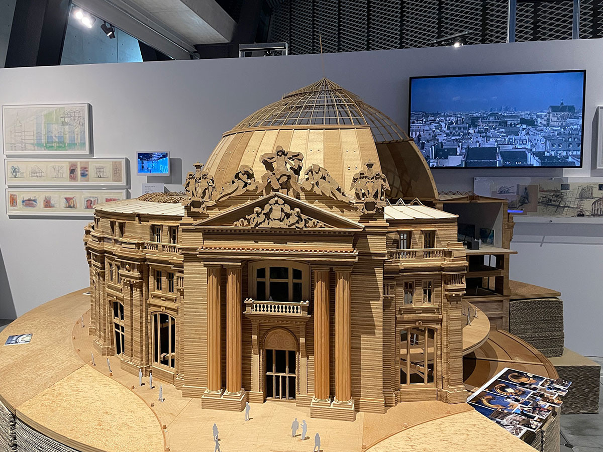 「ブルス・ドゥ・コメルス」の1/30サイズの模型