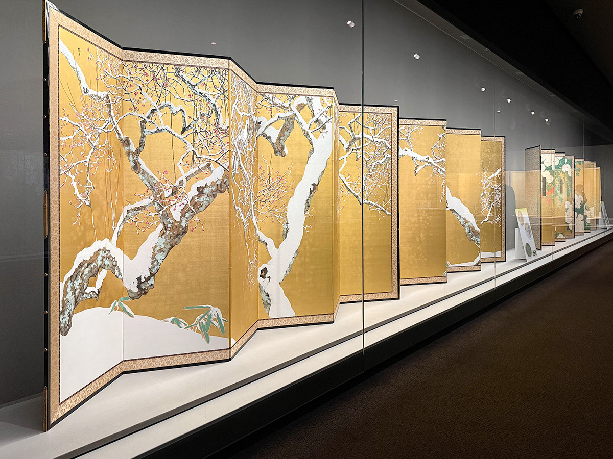 泉屋博古館東京「ライトアップ木島櫻谷Ⅱ―おうこくの線をさがしに」会場より 第3章「線がおりなすハーモニー 住友家本邸を飾った四季連作屏風。」