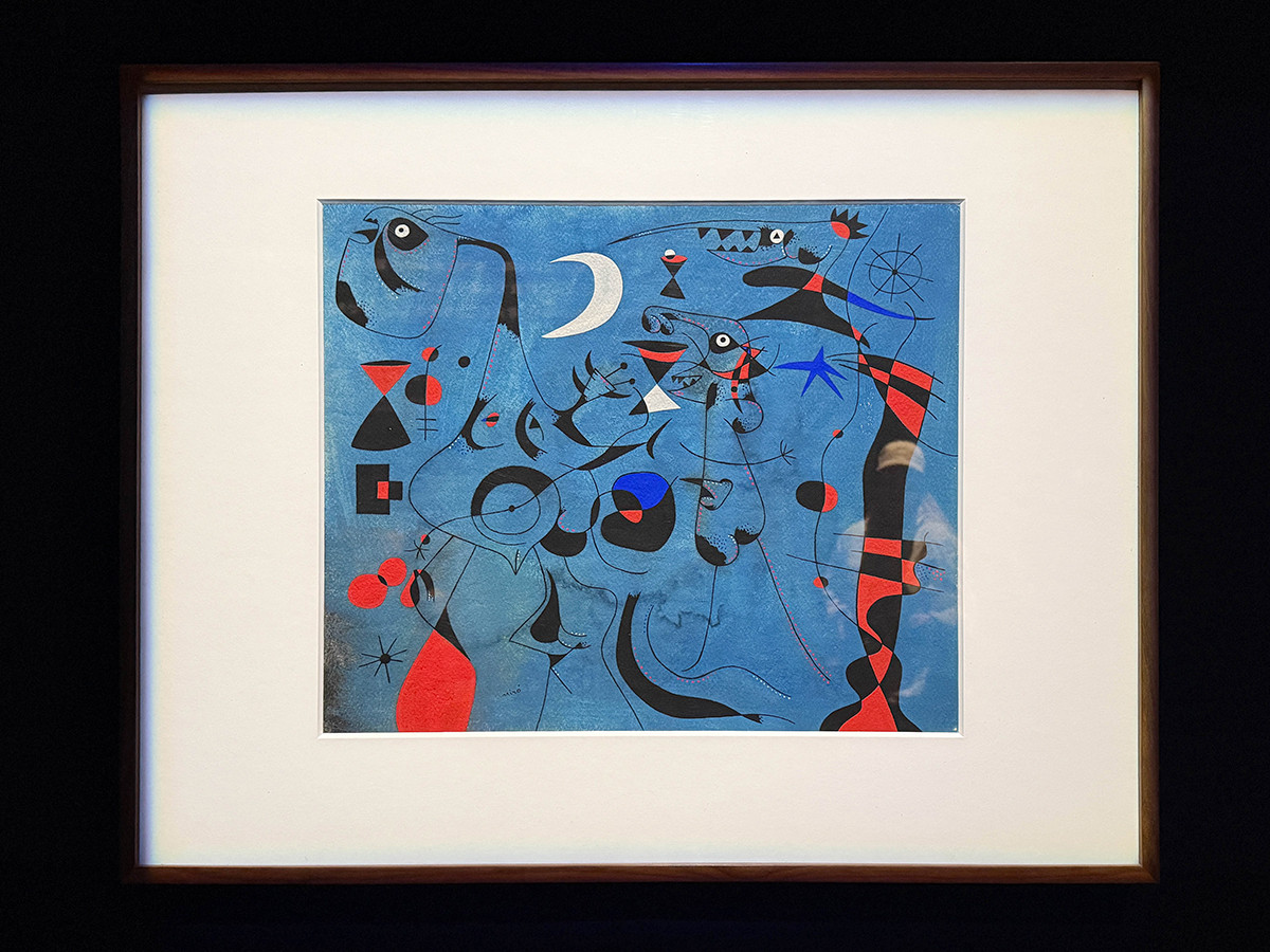 東京都美術館「ミロ展」会場より　《カタツムリの燐光の跡に導かれた夜の人物たち》1940年　フィラデルフィア美術館