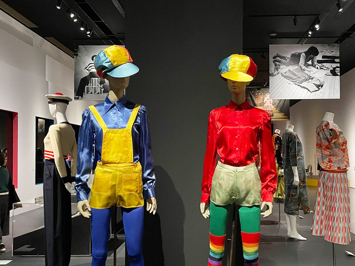 姫路市立美術館「髙田賢三展　パリに燃ゆ、永遠の革命児」会場より　会場風景