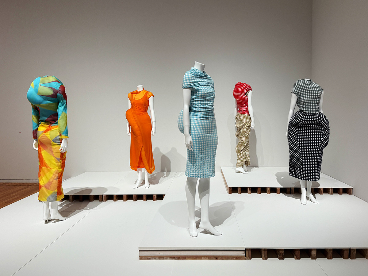 着ることは、生きること ― 「LOVEファッション ― 私を着がえるとき」（取材レポート）