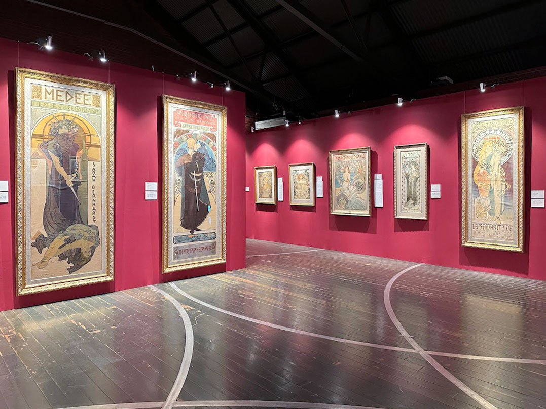 横浜赤レンガ倉庫1号館3Fホール「ミュシャ展　アール・ヌーヴォーの女神たち」