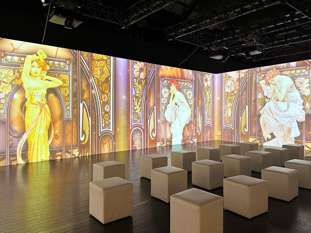 横浜赤レンガ倉庫1号館3Fホール「ミュシャ展　アール・ヌーヴォーの女神たち」