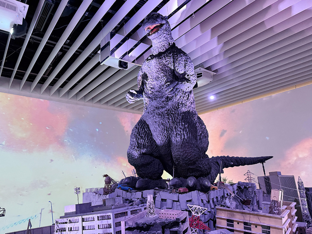 森アーツセンターギャラリー「ゴジラ・THE・アート展」会場より