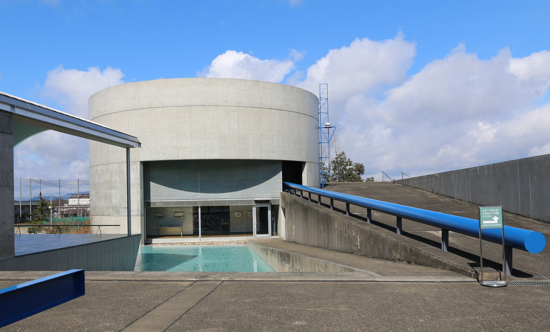 篠田桃紅　金と銀 -光の彩り