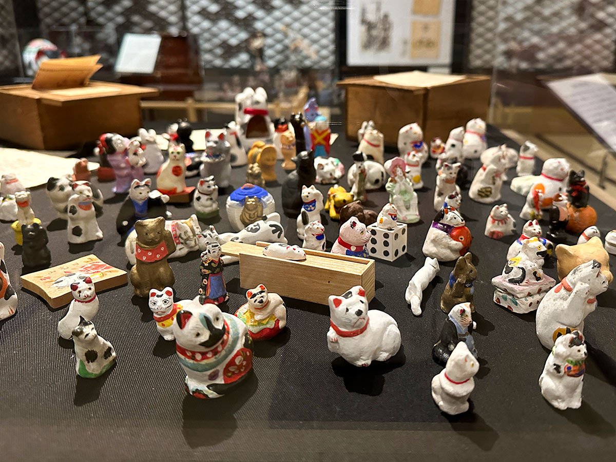 ホテル雅叙園東京 東京都指定有形文化財「百段階段」「時を旅する福ねこ at 百段階段 ~平安、江戸、大正、昭和、そして現代へ~」