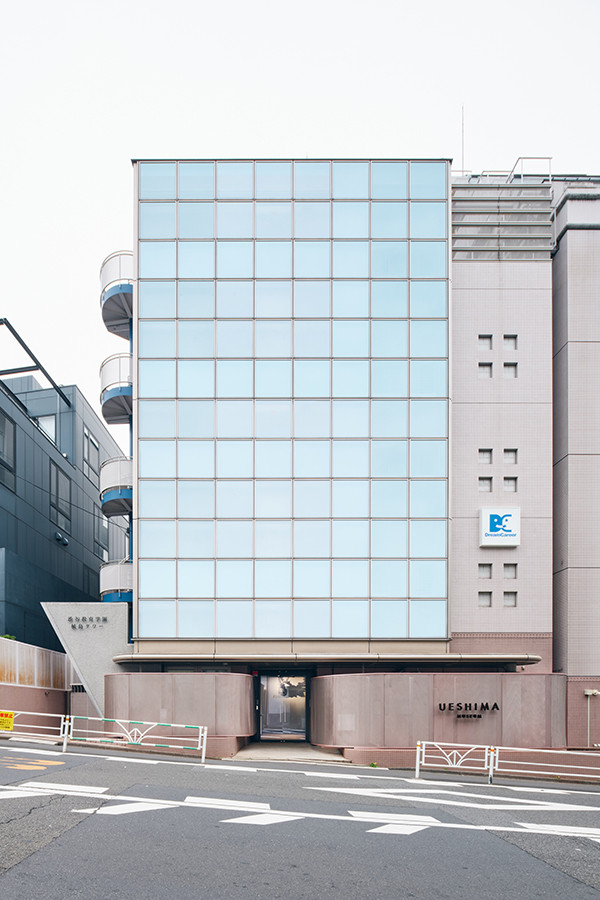 創造的な出会いのためのテーマ別展示