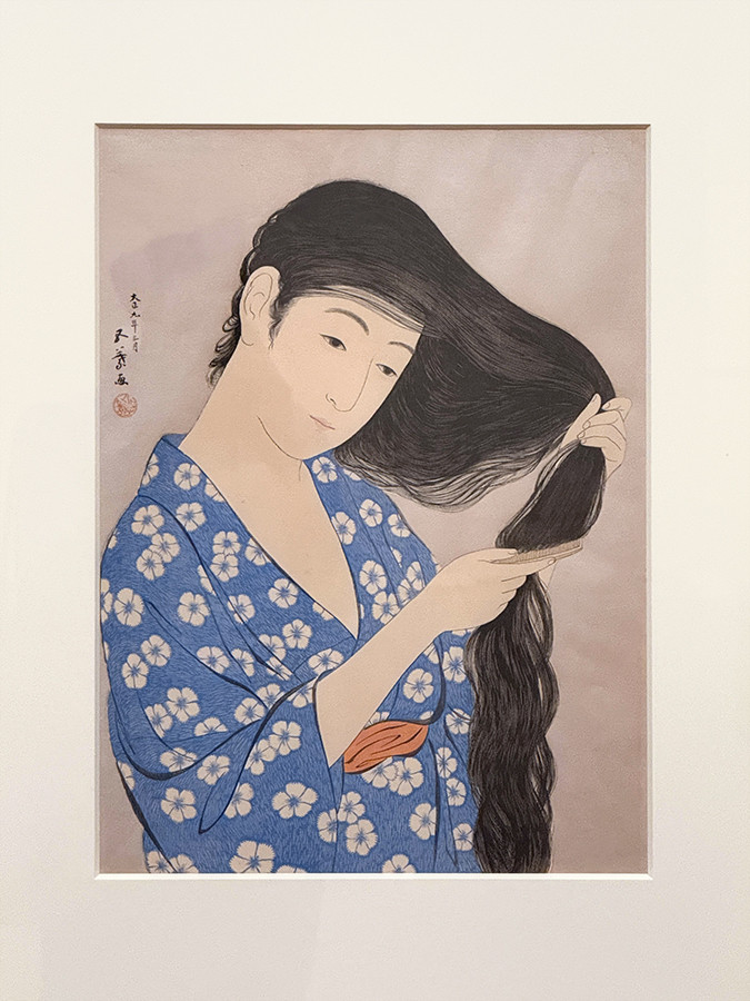 府中市美術館「橋口五葉のデザイン世界」会場より 《髪梳ける女》1920(大正9)年 鹿児島市立美術館