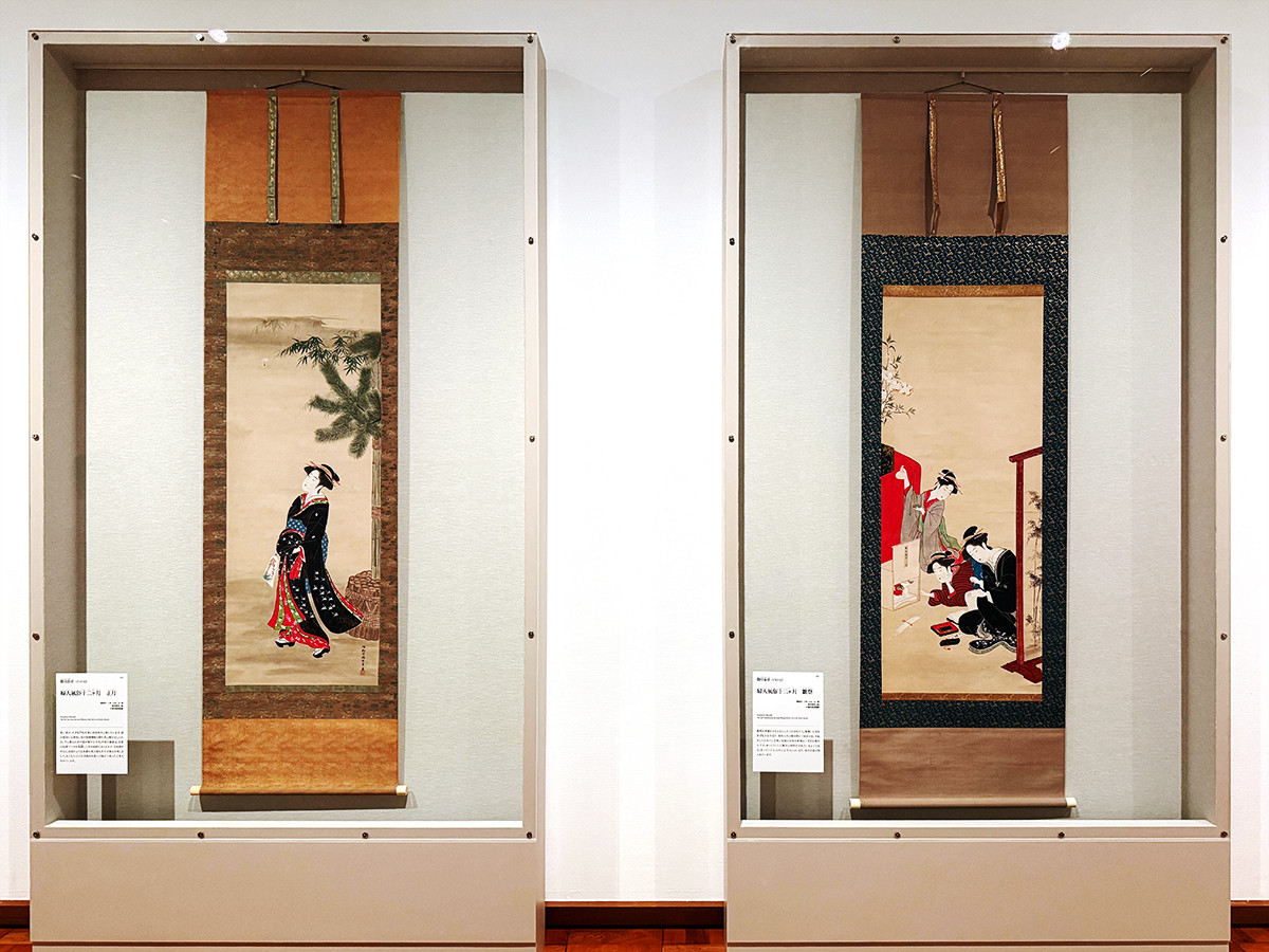 千葉市美術館「江戸の名プロデューサー 蔦屋重三郎と浮世絵のキセキ」会場より (左から)勝川春章《婦人風俗十二ヶ月 正月》寛政元〜4年(1789〜92)頃 千葉市美術館蔵 / 勝川春章《婦人風俗十二ヶ月 雛祭》寛政元〜4年(1789〜92)頃 千葉市美術館蔵