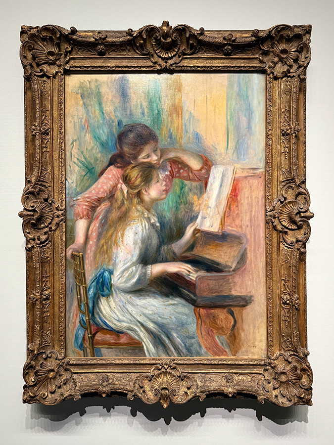 三菱一号館美術館「ルノワール×セザンヌ ―モダンを拓いた2人の巨匠」会場より　ピエール＝オーギュスト・ルノワール《ピアノの前の少女たち》1892年頃　オランジュリー美術館