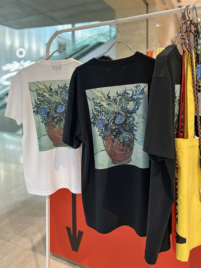 ゴッホ《アザミの花》バックプリントTシャツ　半袖