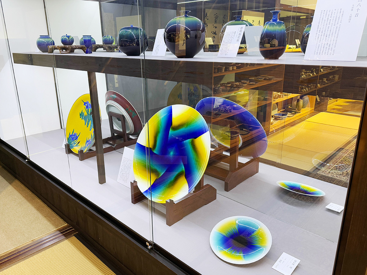 人間国宝の作品にも注目