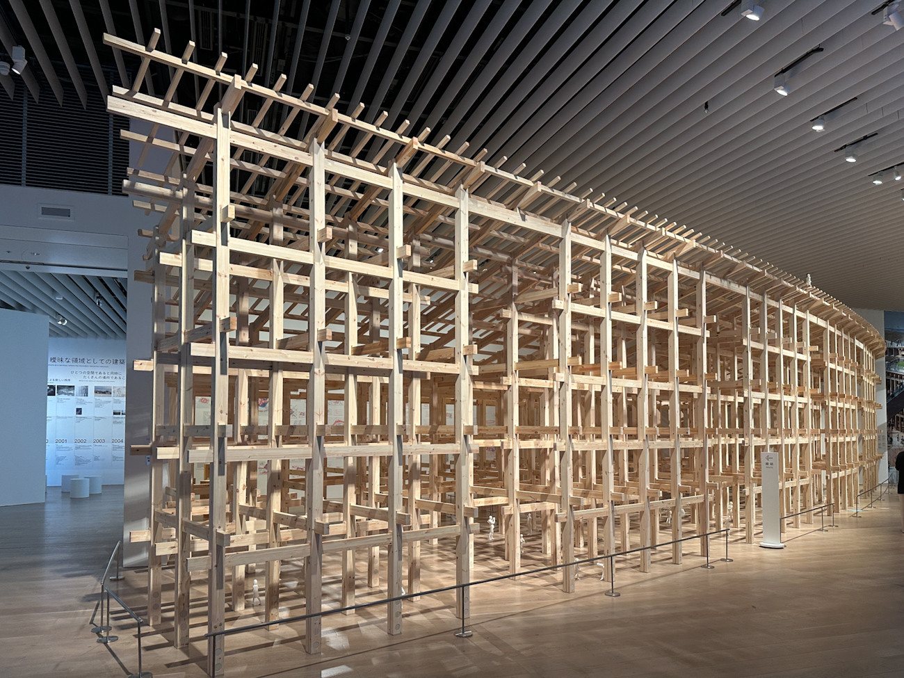 万博シンボル“大屋根リング”が六本木に ― 森美術館で「藤本壮介の建築