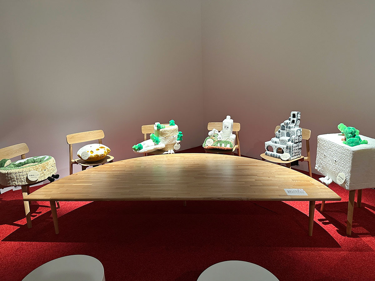 森美術館「藤本壮介の建築:原初・未来・森」会場より「6 ぬいぐるみたちの森のざわめき」