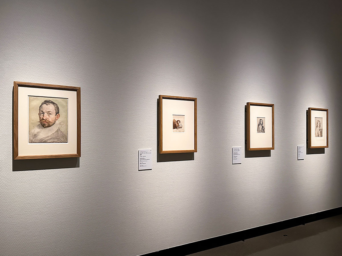 国立西洋美術館「スウェーデン国立美術館 素描コレクション展―ルネサンスからバロックまで」より(手前)ヘンドリク・ホルツィウス《自画像》1590-91年頃