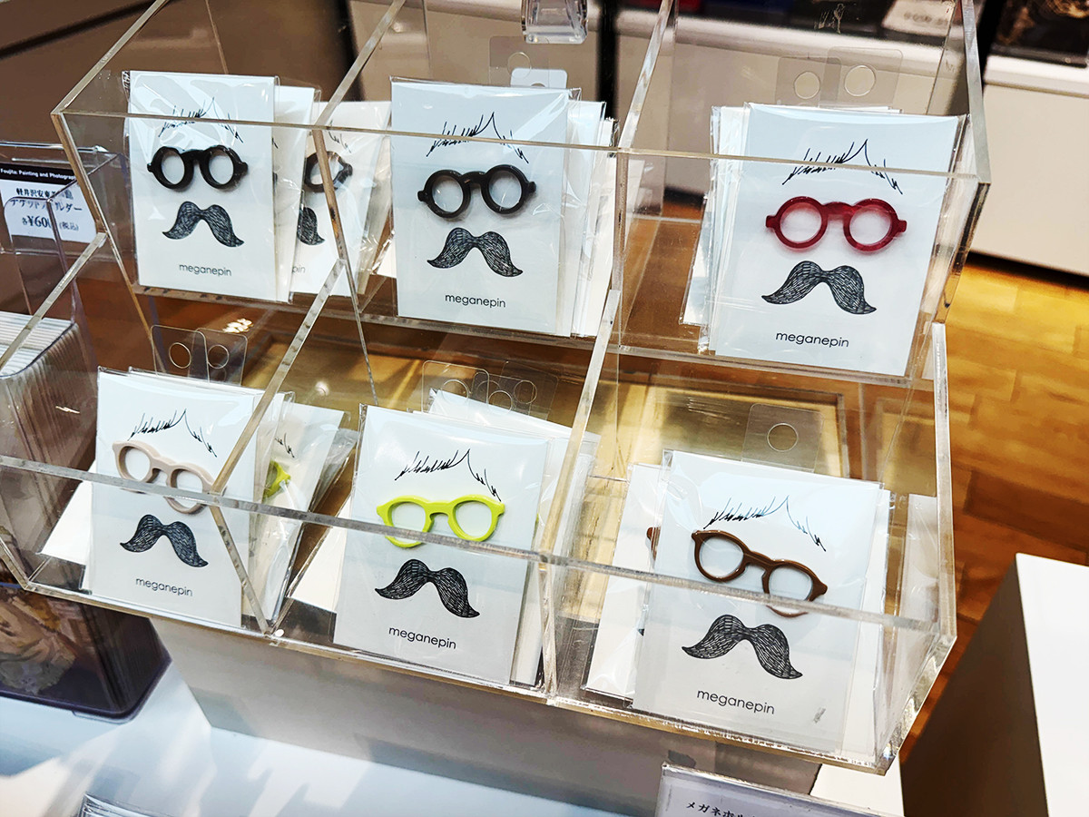 メガネホルダーになるメガネピン