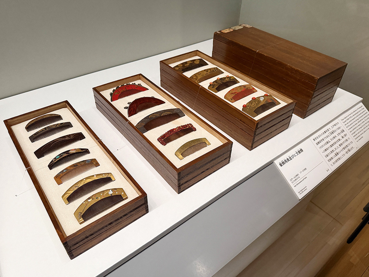 サントリー美術館「まだまだざわつく日本美術」会場より　《髪飾用具並びに文献類》709件のうち　江戸～大正時代　17～20世紀［全期間展示］