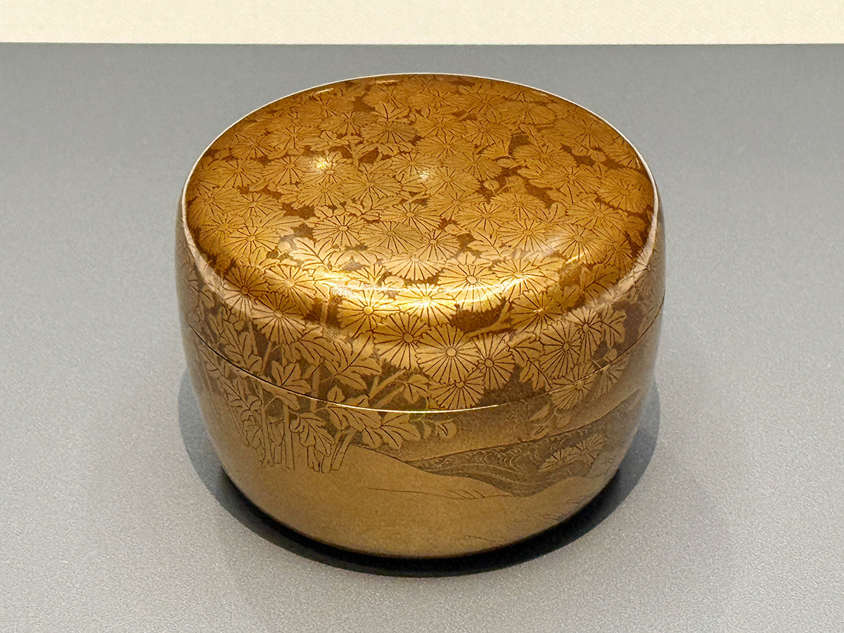 咲き誇る花、舞い飛ぶ鳥 ― 「美術のあそびとこころ―花と鳥―」（レポート）