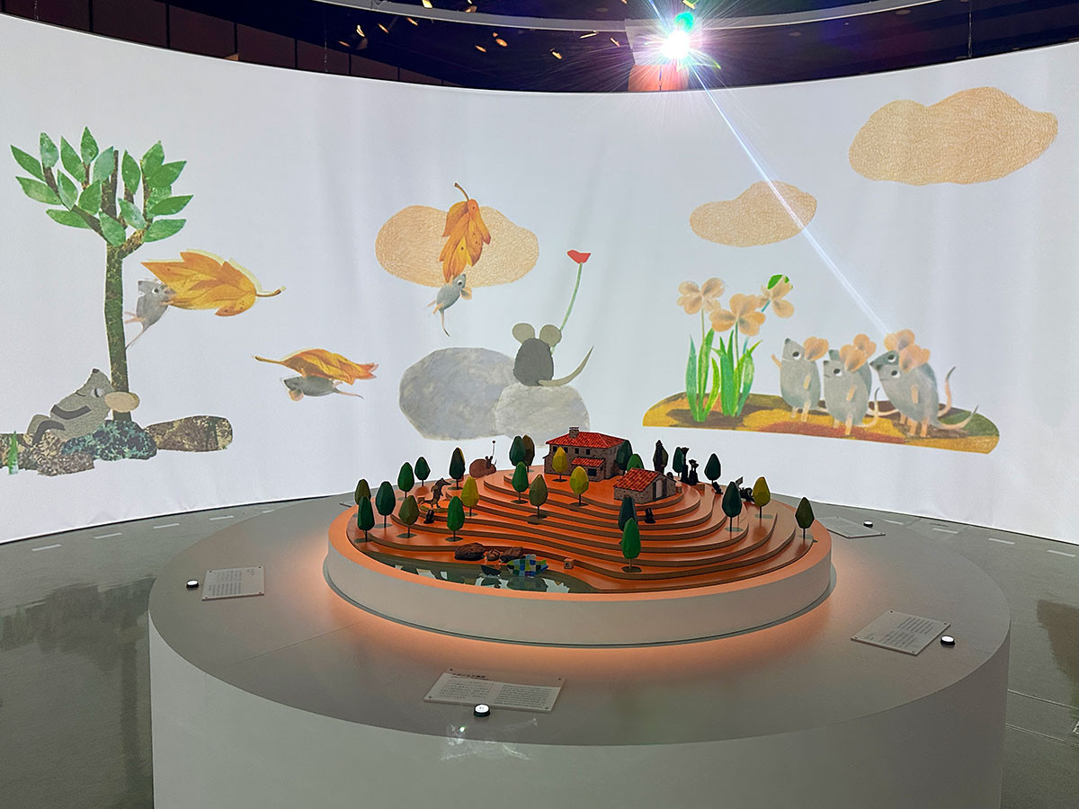 ヒカリエホール「レオ・レオーニの絵本づくり展」会場より「空想の庭」