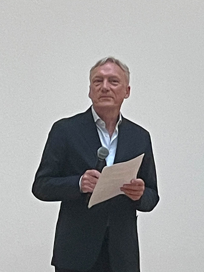 大阪市立美術館「ゴッホ展 家族がつないだ画家の夢」会場より　テオのひ孫、ウィレム・ファン・ゴッホ氏