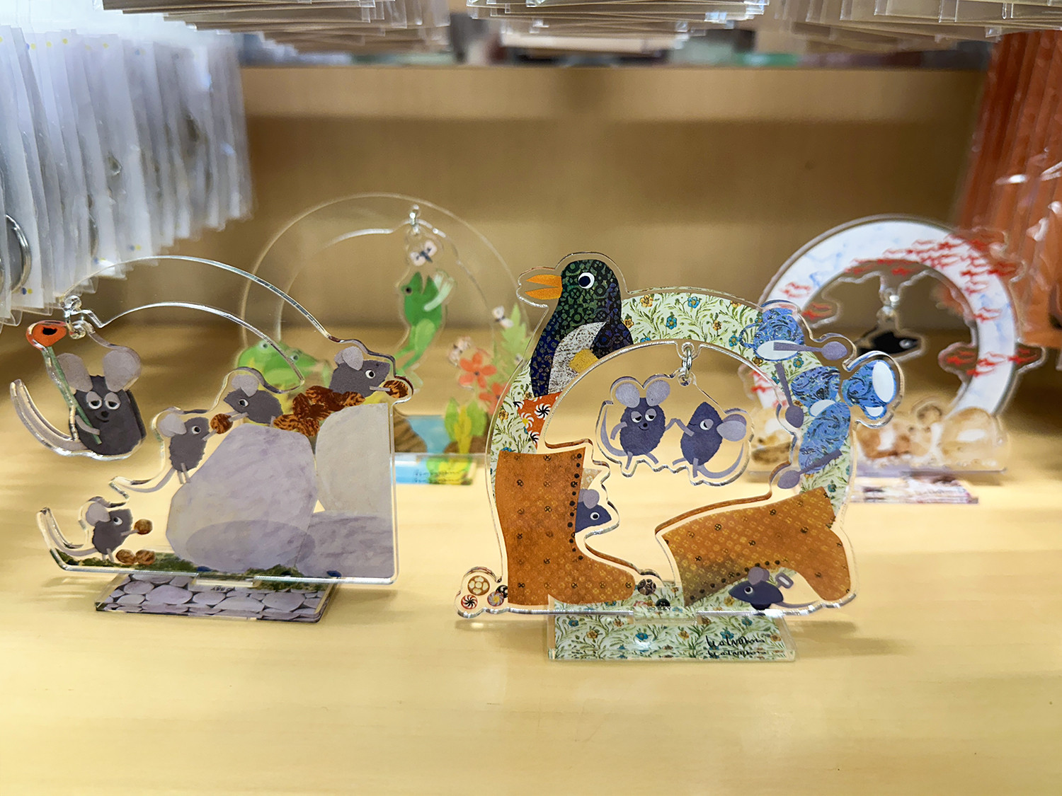 ゆらゆらアクリルスタンド