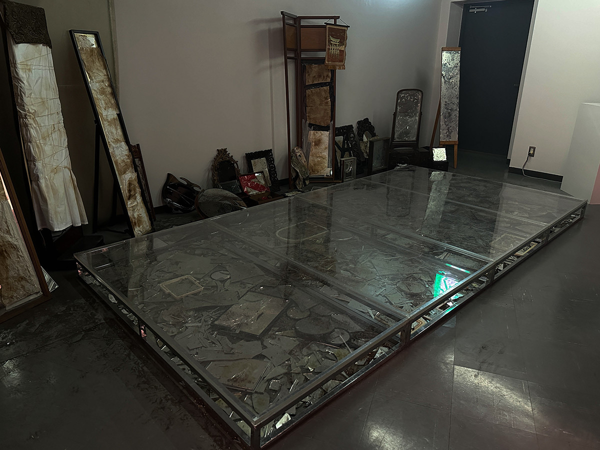 「恐怖心展」会場