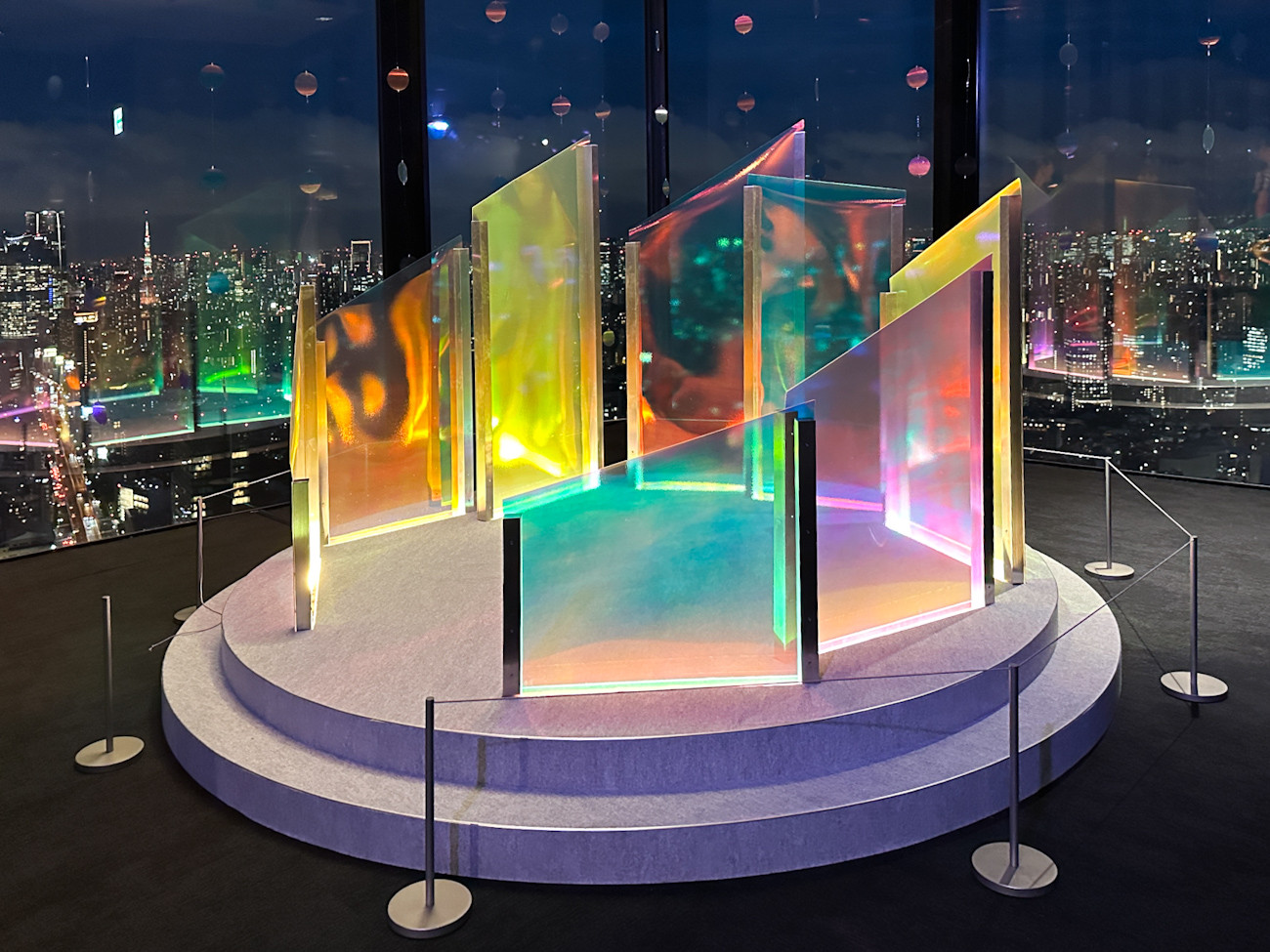 渋谷スカイ「SKY GALLERY」 「INNER NEBULAS|光が奏でる、夏の星雲」