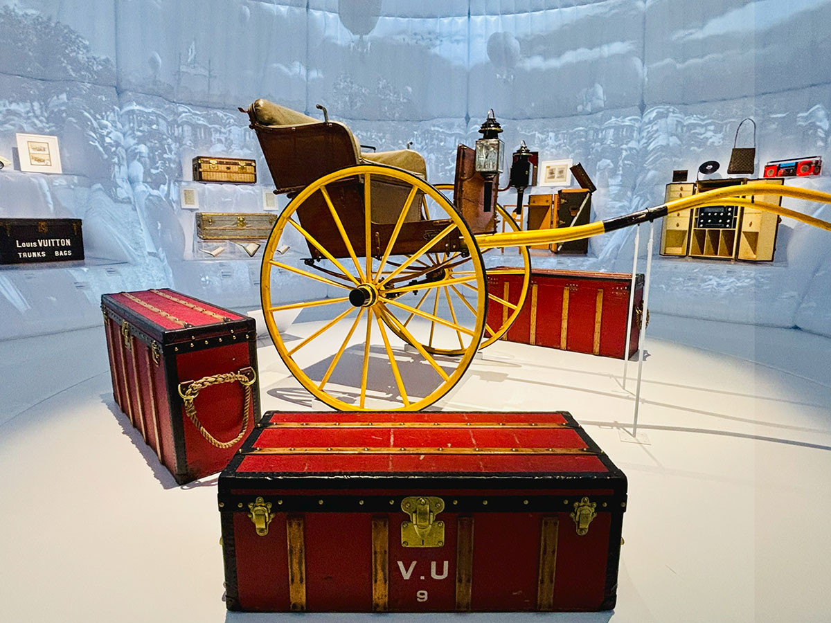 ヴィトニット·キャンバスのトランクとティルベリ馬車