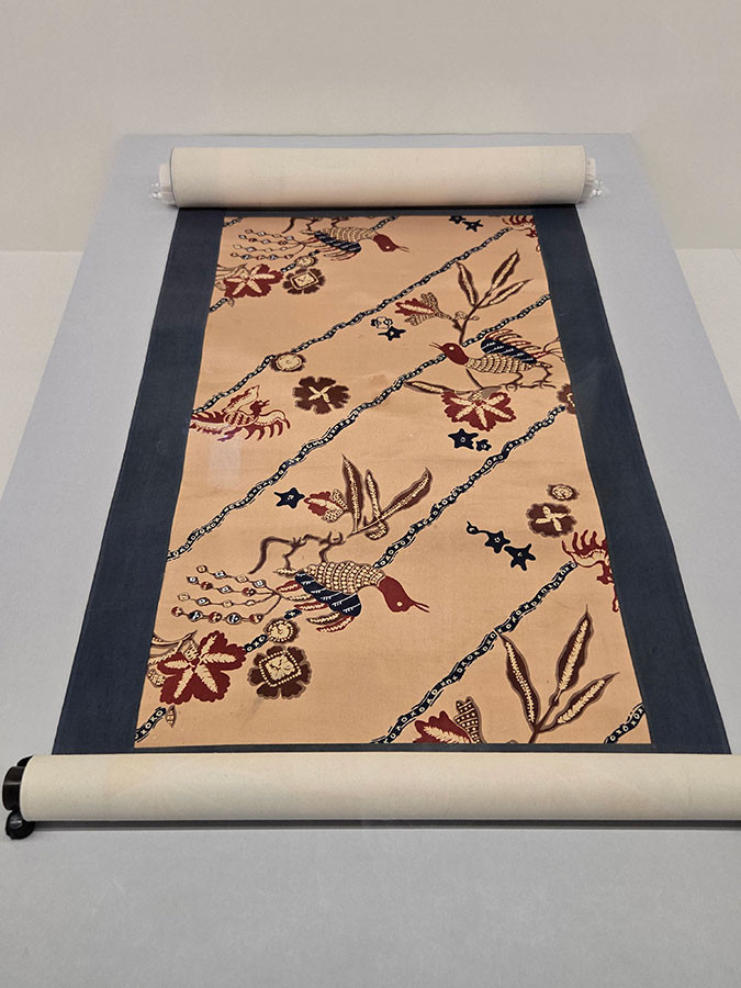 友禅染裂　斜めよろけ縞に花鳥　明治39年　株式会社千總ホールディングス所蔵　世界の民藝との関りも感じる