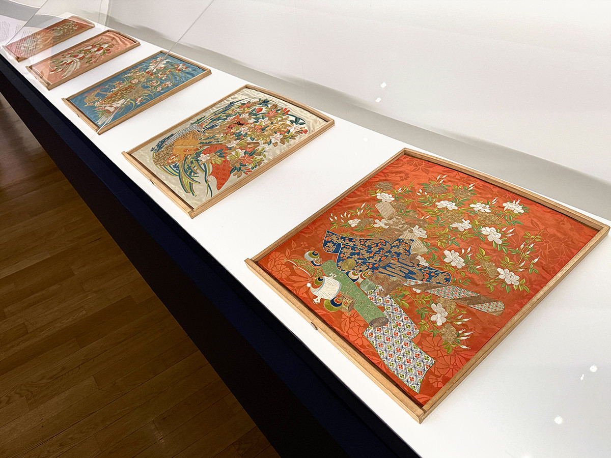 東京国立博物館　特別展「江戸☆大奥」会場より　重要文化財《刺繡掛袱紗》瑞春院（お伝の方）所用　江戸時代 17～18世紀　奈良・興福院（奈良市）蔵