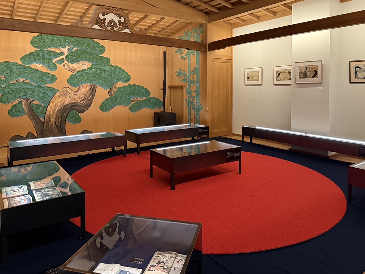 新宿歌舞伎町能舞台「新宿歌舞伎町春画展ー文化でつむぐ『わ』のひととき」会場